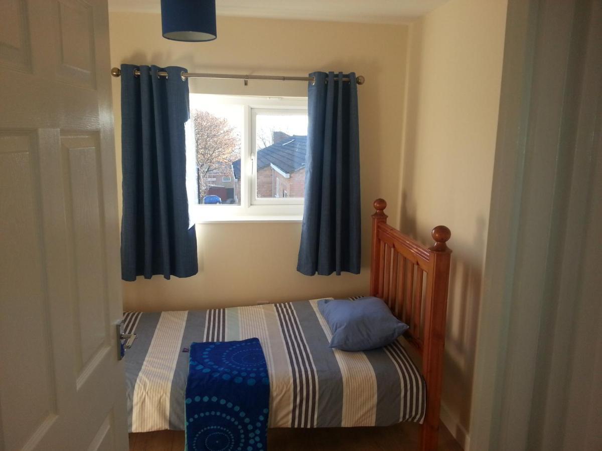 Immaculate 3-bed House In With Fast Wifi *