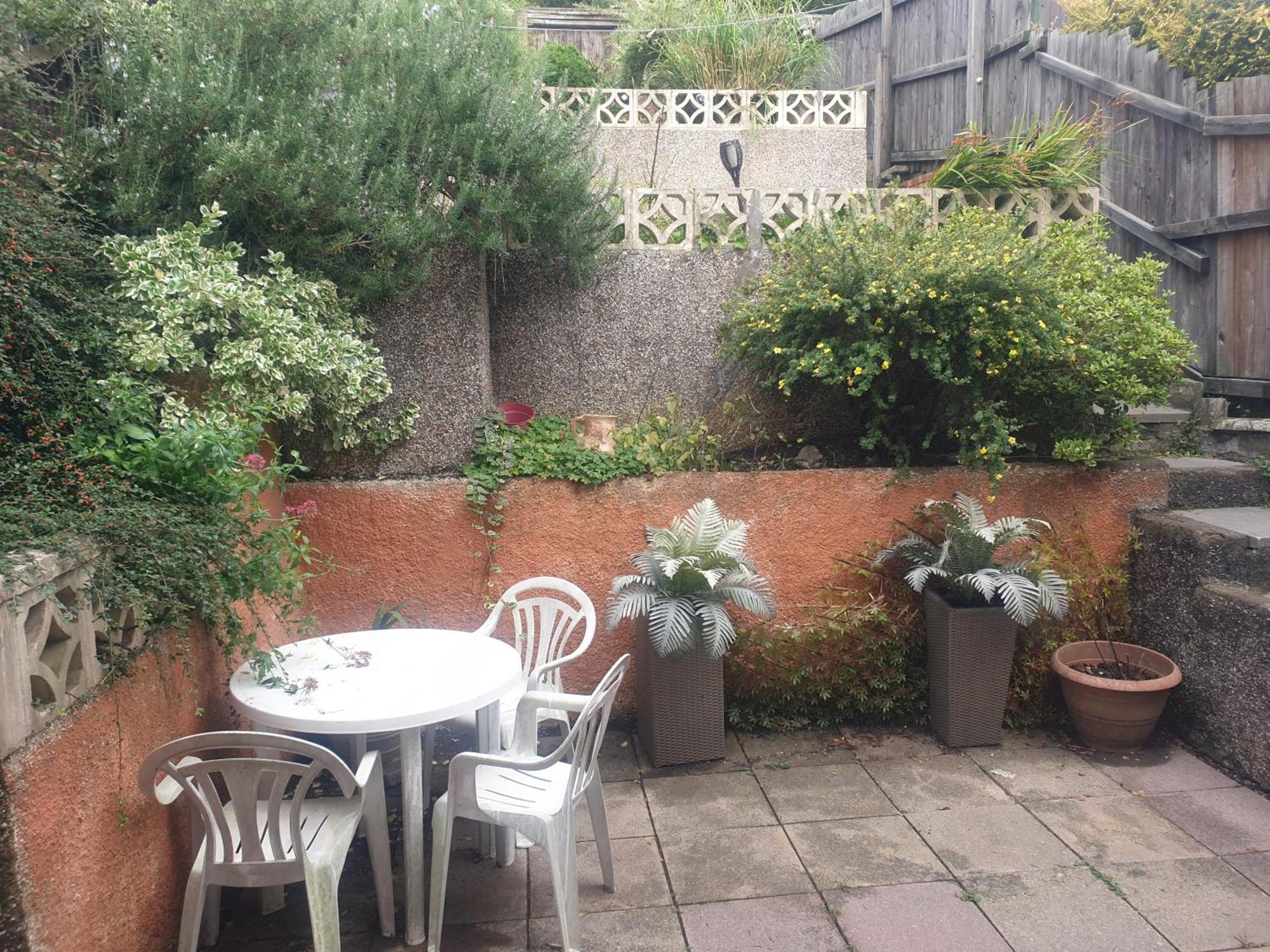 Сasa de vacaciones Immaculate 3-bed House In With Fast Wifi